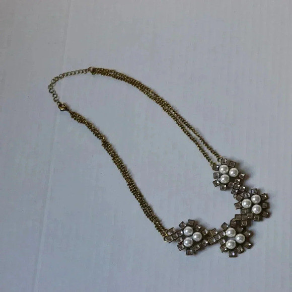 5/$25 Geometric Necklace - Picture 3 of 4